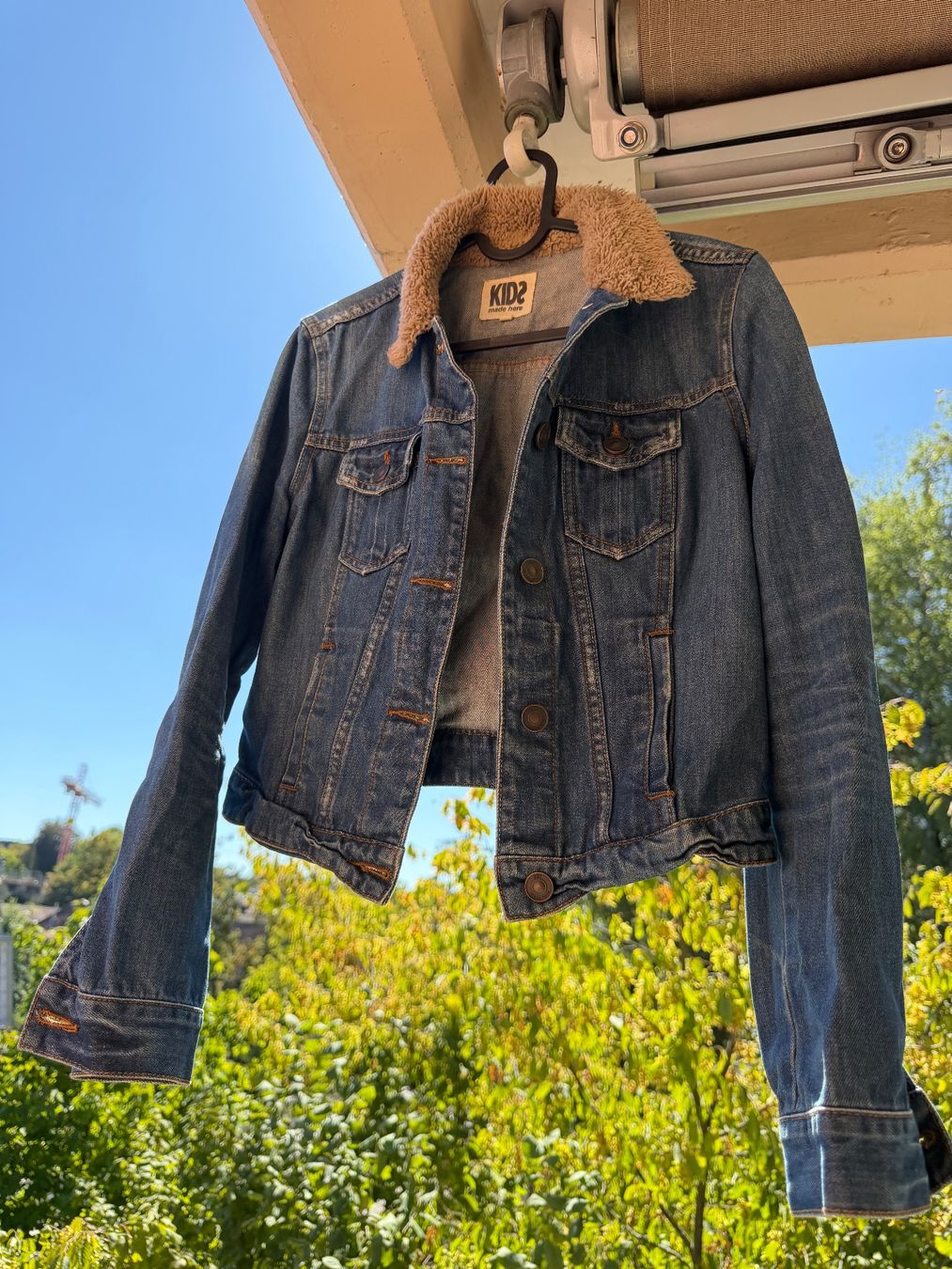 Giacche: Jeansjacke, passt 34-36 – Usato da Zürich venduto da serendipity.
