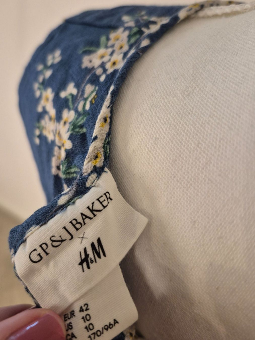 H&M Chemisiers: Bluse hellblau, GP & J Baker x H&M Collection, Grösse 42 – D'occasion à La Neuveville par Vestiaire_2011 4