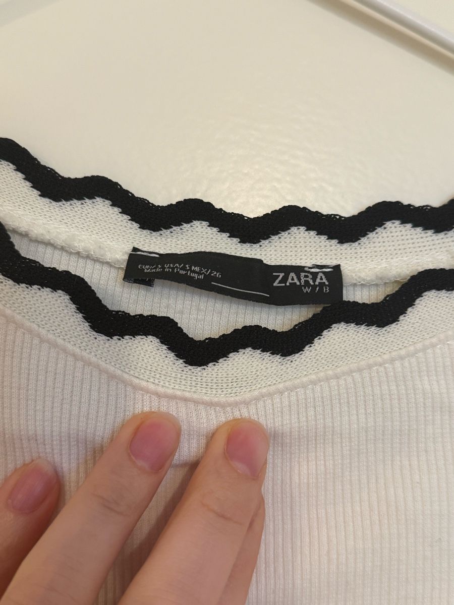 Zara Maglioni & Felpe: Weisses Langarmshirt mit schwarzer Borte  – Usato da Luzern venduto da vqu_8gks 2