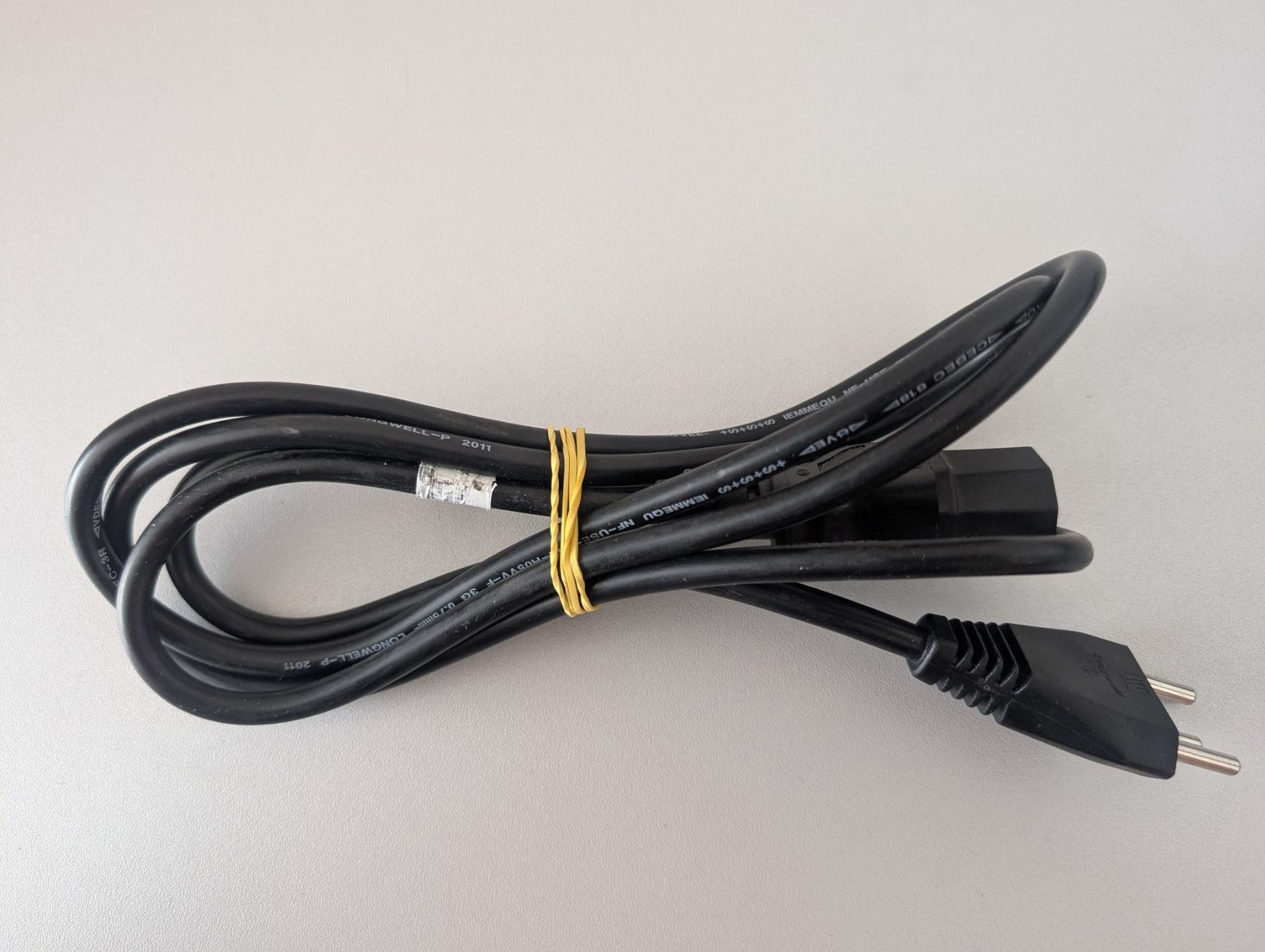 Cavi: PC Stromkabel CH-Stecker – Usato da Neuenhof venduto da mlw_w98j 2