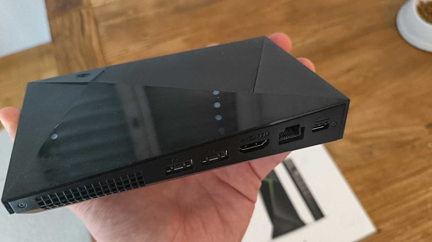 Nvidia Audio- & Mediensysteme: NVIDIA SHIELD TV PRO 4K HDR Android TV – Gebraucht aus Genève von gregoritch 2