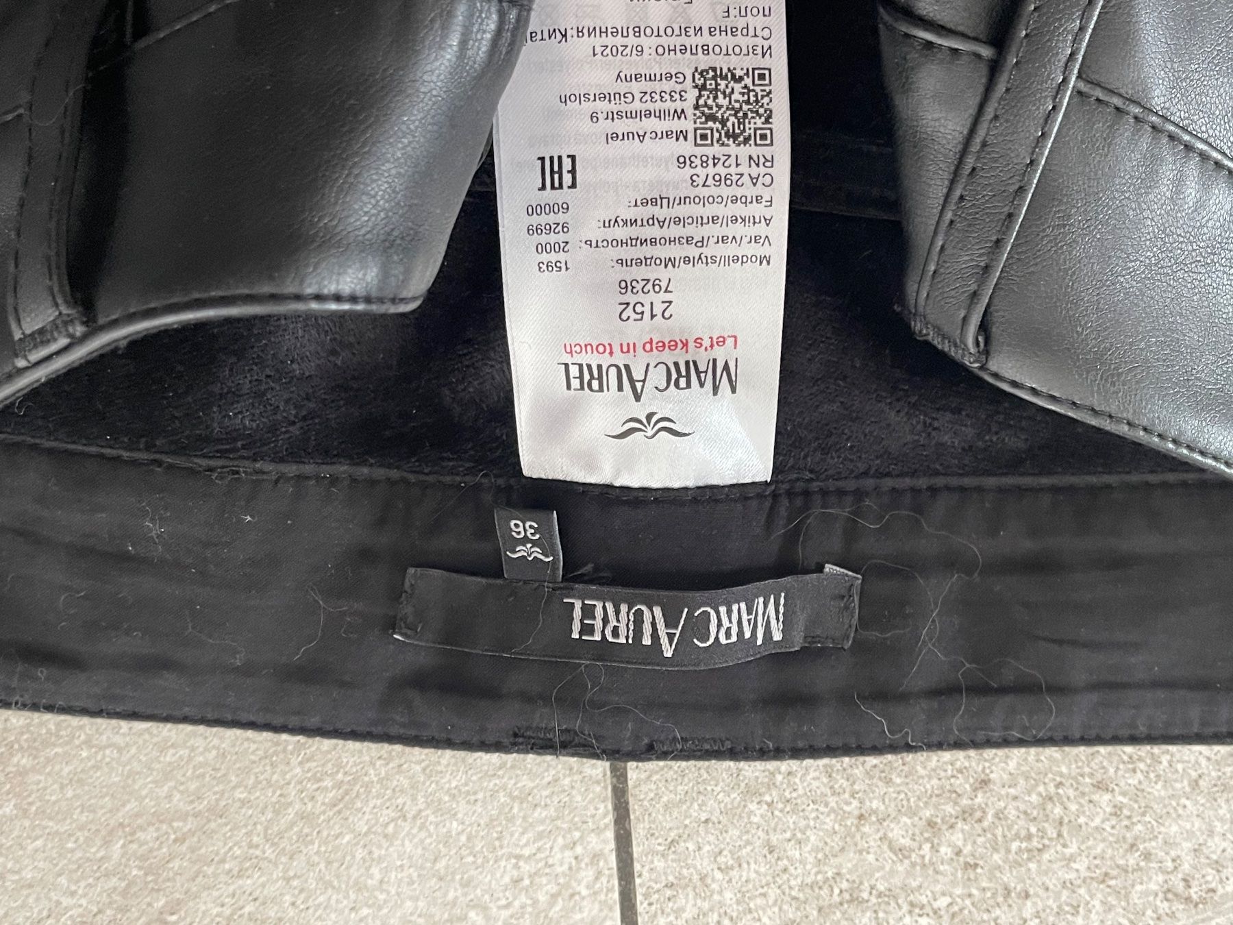 Pantaloni: Damen Lederhose – Usato da Vella venduto da Buendnersteinbock 2