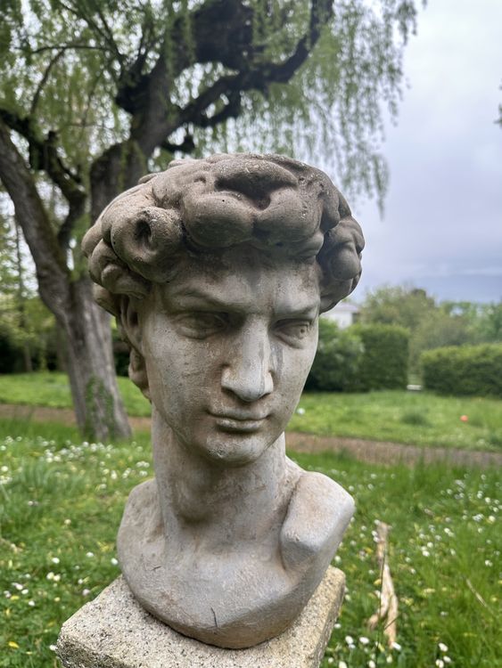 Statue De Buste Femme à L'Oiseau - Déco Intérieure Art Déco, 27 Cm, Résine Rouge