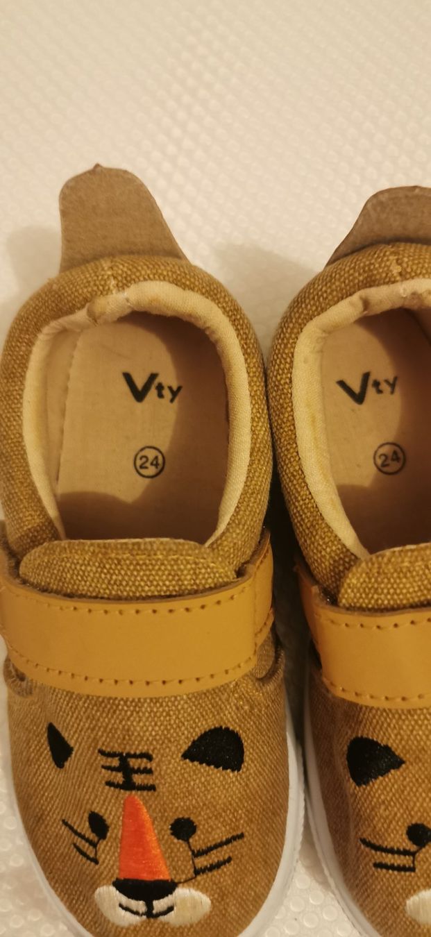 Chaussures garçon: Schuhe Gr 24 – D'occasion à Winterthur par Katyakaterina 1