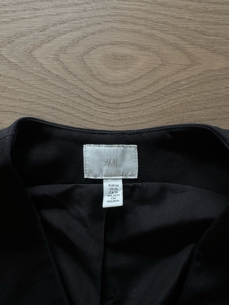 H&M Top: Schwarze Weste / Top - H&M – Usato da Kloten venduto da niinaa.5 1