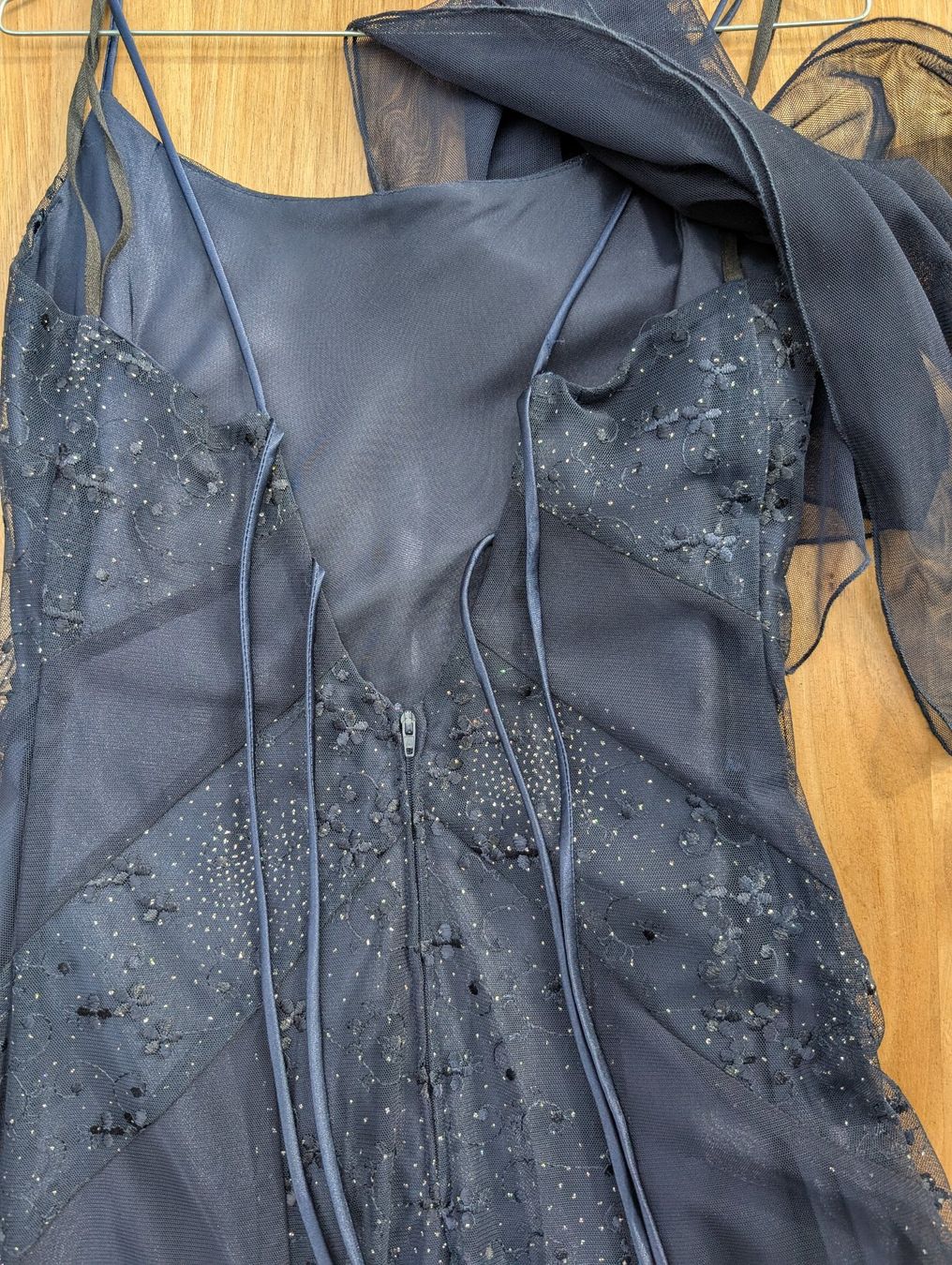 Vestiti: Elegantes Abendkleid Gr. 38 mit Glitzerapplikation – Usato da Igis venduto da Urs75 1