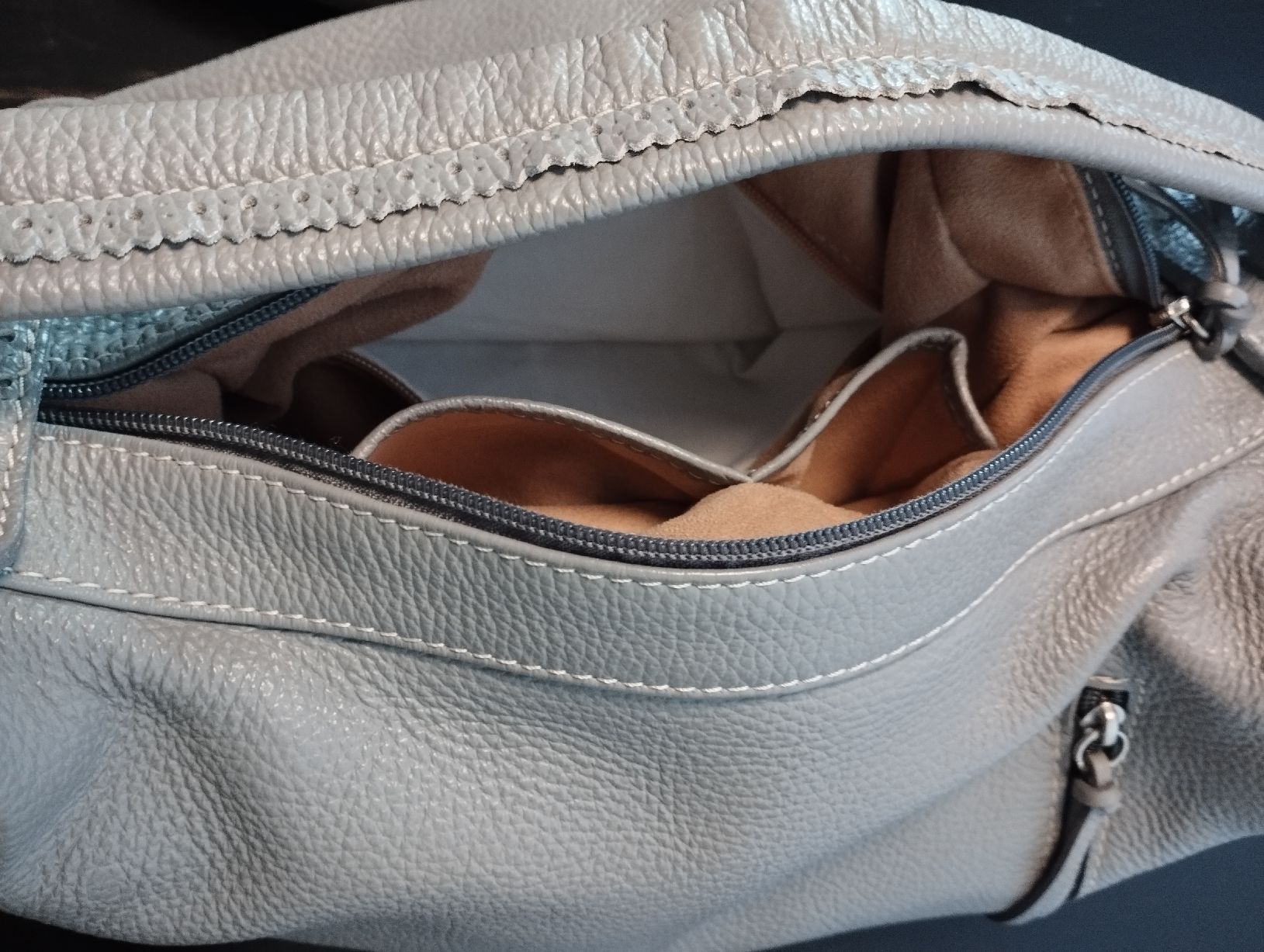Borse da donna: Neuwertige Leder - Handtasche, hellgrau  – Usato da Neu St. Johann venduto da seerose63 3