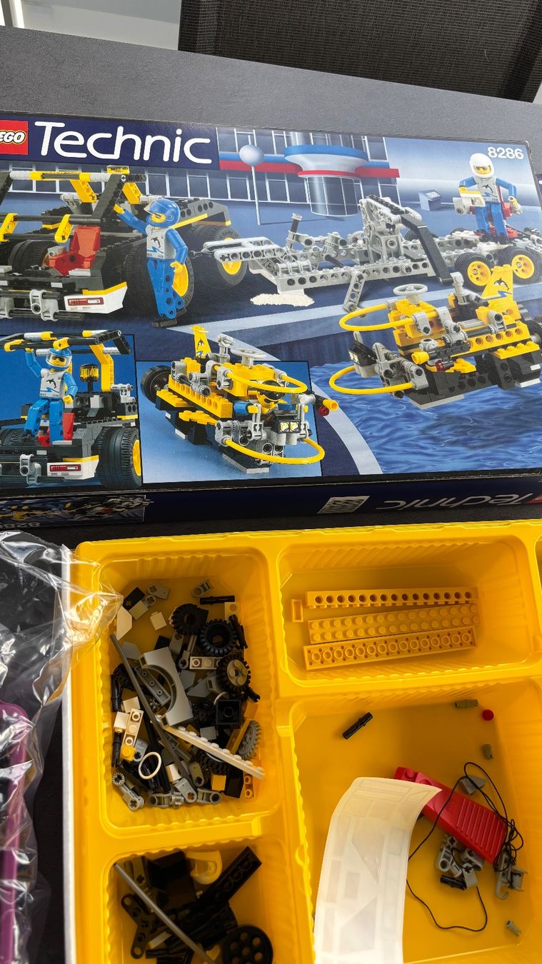 Lego Giocattoli: LEGO Technic 8286 – Usato da Gelterkinden venduto da Brainopol 1