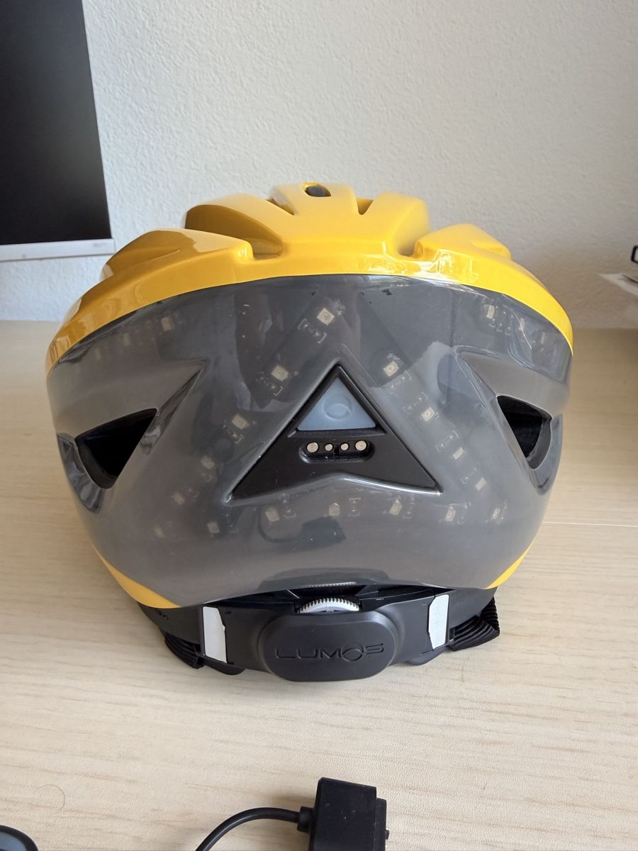 Helme: Lumos Helmet with Remote and Accessories – Gebraucht aus Zürich von mar_h7x7 2