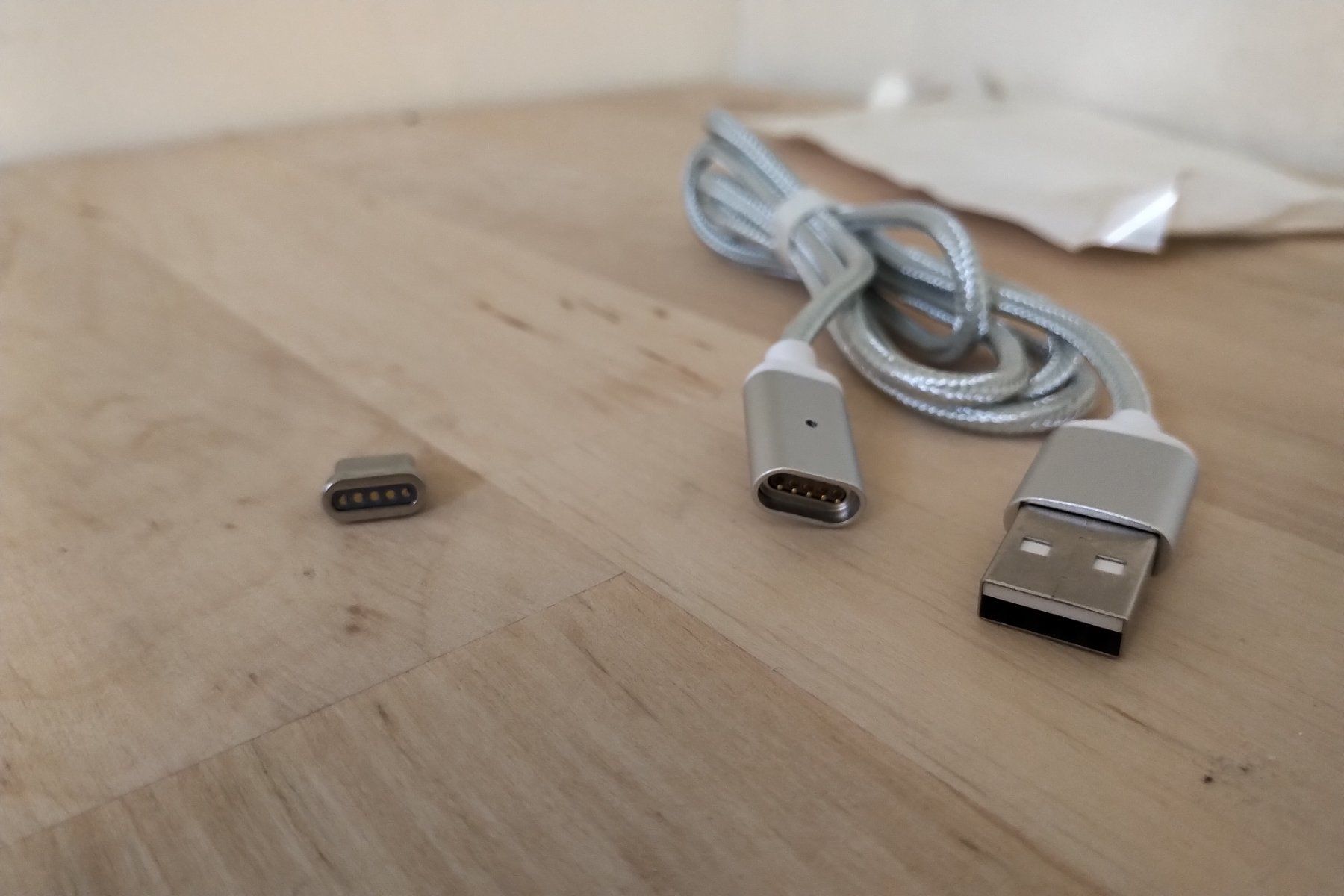 Cavi: USB-Kabel mit magnetischem Stecker – Usato da Wald ZH venduto da Kwak1853 2