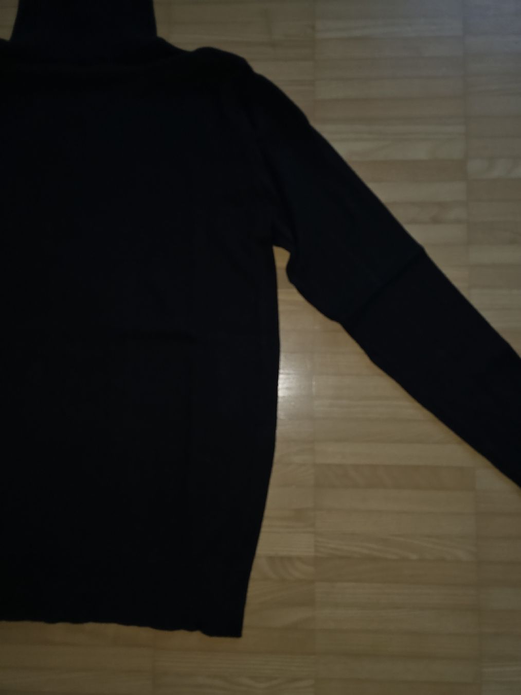 Maglioni & Felpe: Schwarzer Rollkragenpullover, Grösse S – Usato da St. Gallen venduto da A.W.128 1