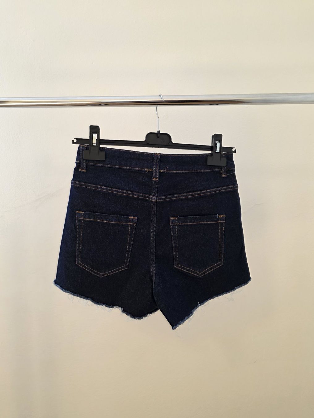 Tezenis Jeans: Dunkelblaue Jeans-Shorts Tezenis – Neuf (Voir description) à Rothenfluh par sel_j856 1