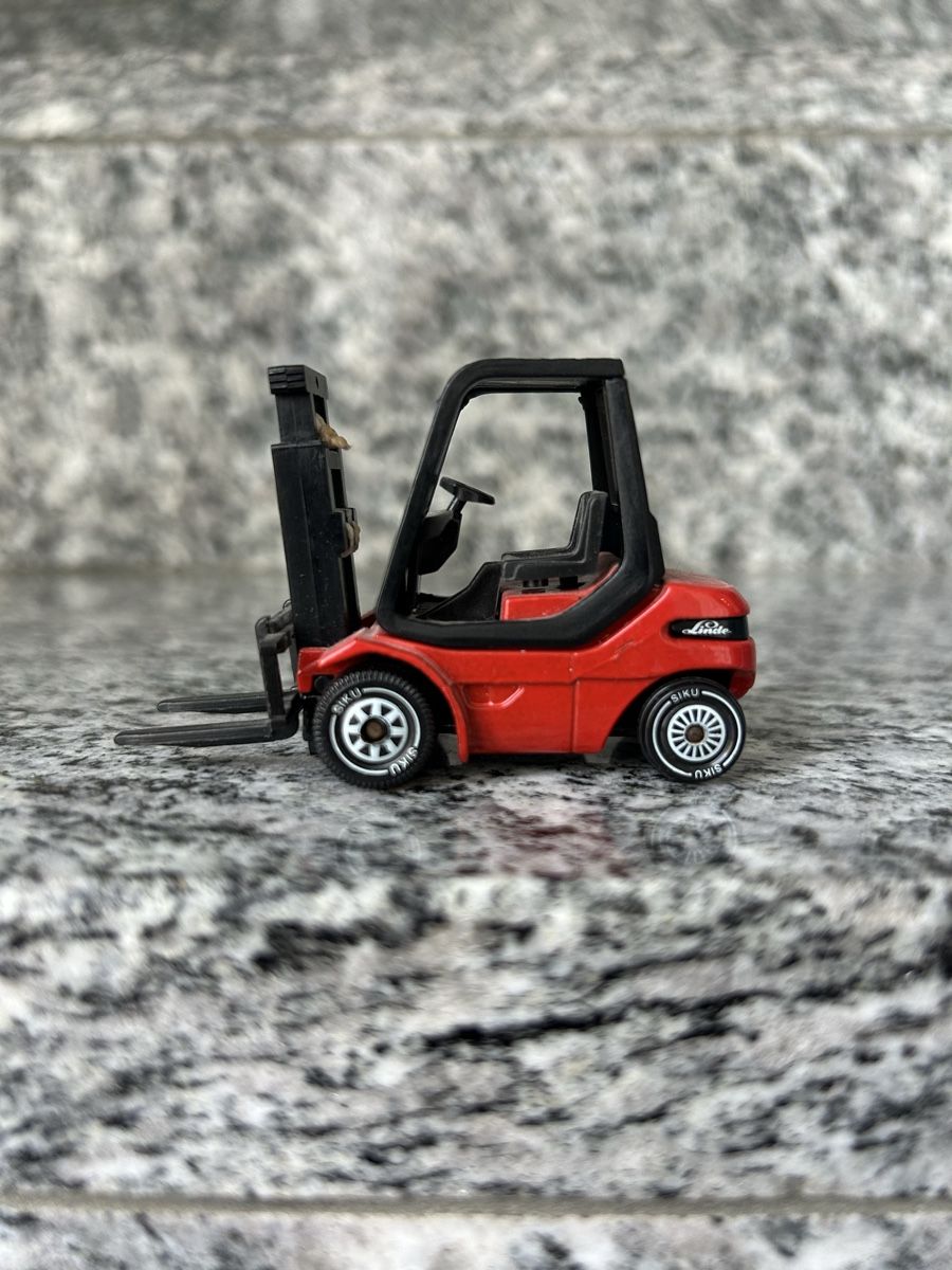 Siku Modellbausätze & Standmodelle: Linde Gabelstapler, Siku – Gebraucht aus Horw von Tigercat635