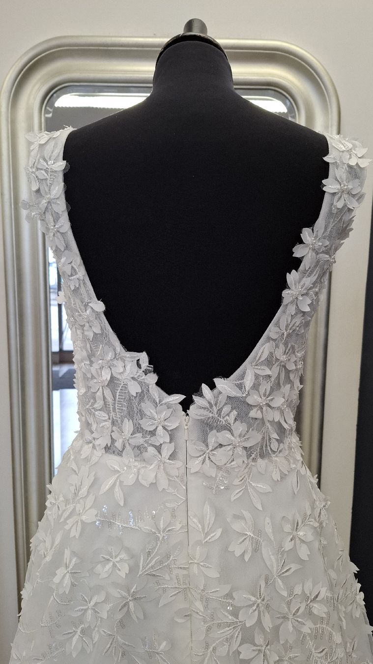 Vestiti: Brautkleid mit Blumenmuster – Nuovo (secondo la descrizione) da Uster venduto da VMT. 5