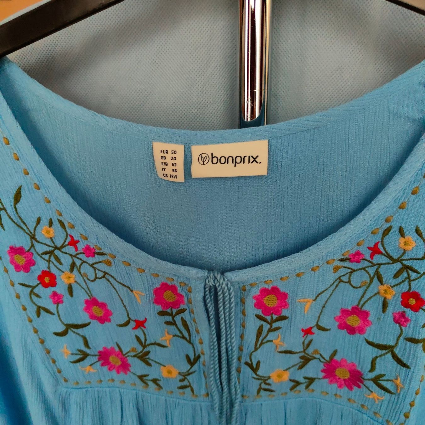 Camicette: Folklore Bluse kurz Arm  Gr.50 Fr. 22.- – Nuovo e nell'imballaggio originale da Lohn SH venduto da flyerc9 1