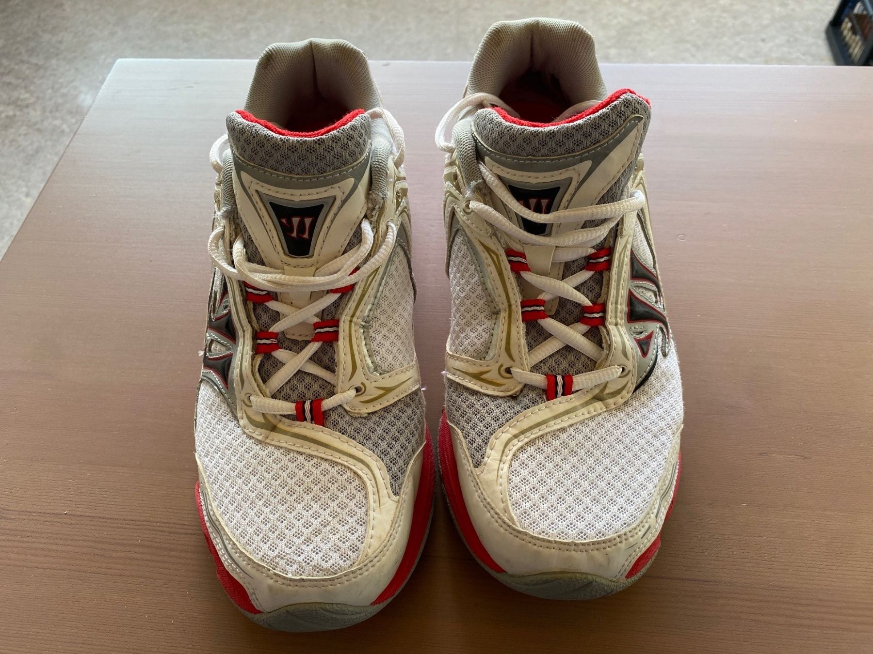 Herrenschuhe: Warrior Hallenschuhe in Grösse 40 – Gebraucht aus Jona von Kigwuahon 1