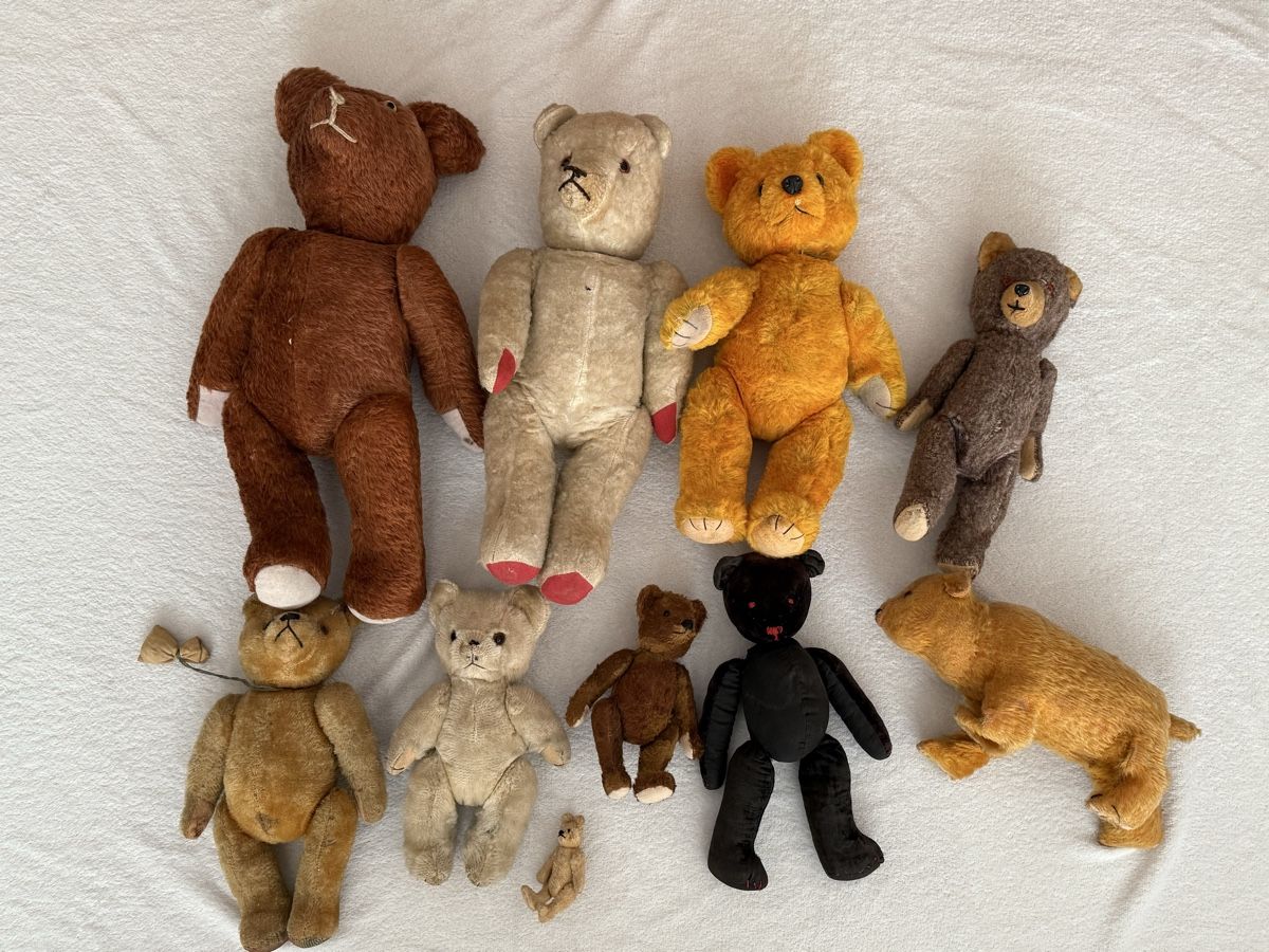 Spielzeuge: Antike Plüschtiere Teddy Spielsache Sammlung – Gebraucht aus Solothurn von NUVICO