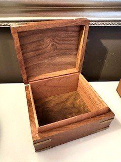 Truhen: HoLzsChaTuLLe – Gebraucht aus Winkel von zeho
