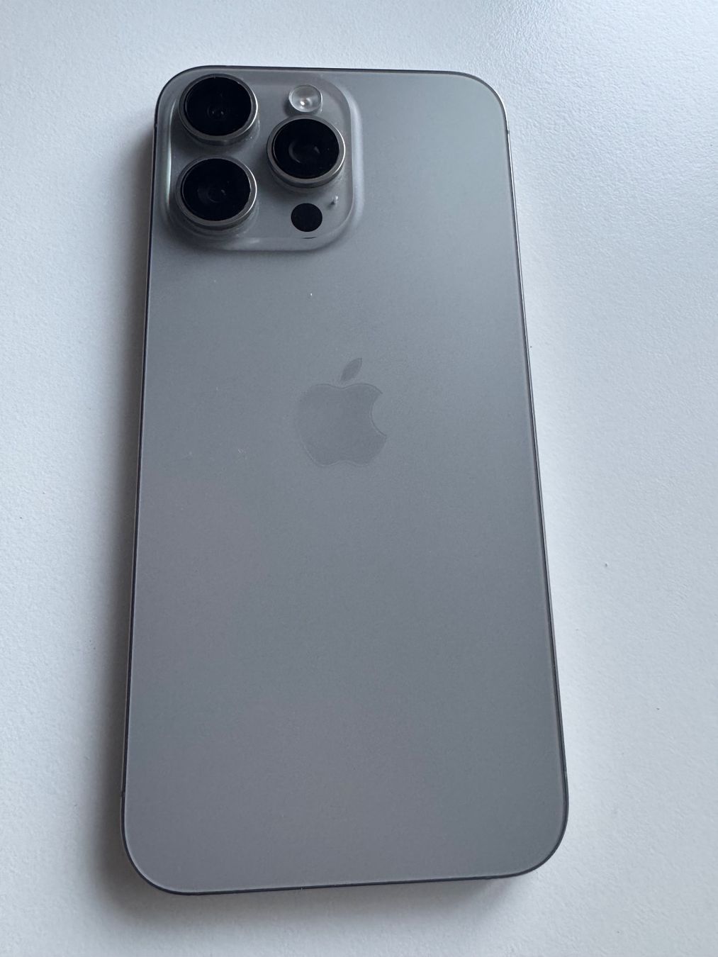 Apple Telefoni cellulari / Smartphones: Apple iPhone 15 Pro Max – Usato da Volketswil venduto da markdenzler 1