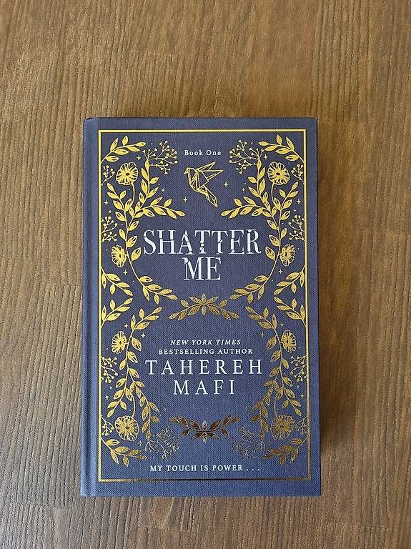 Livres: Shatter Me Collectors Edition (Englisch) – Neuf (Voir description) à Steckborn par Livchan