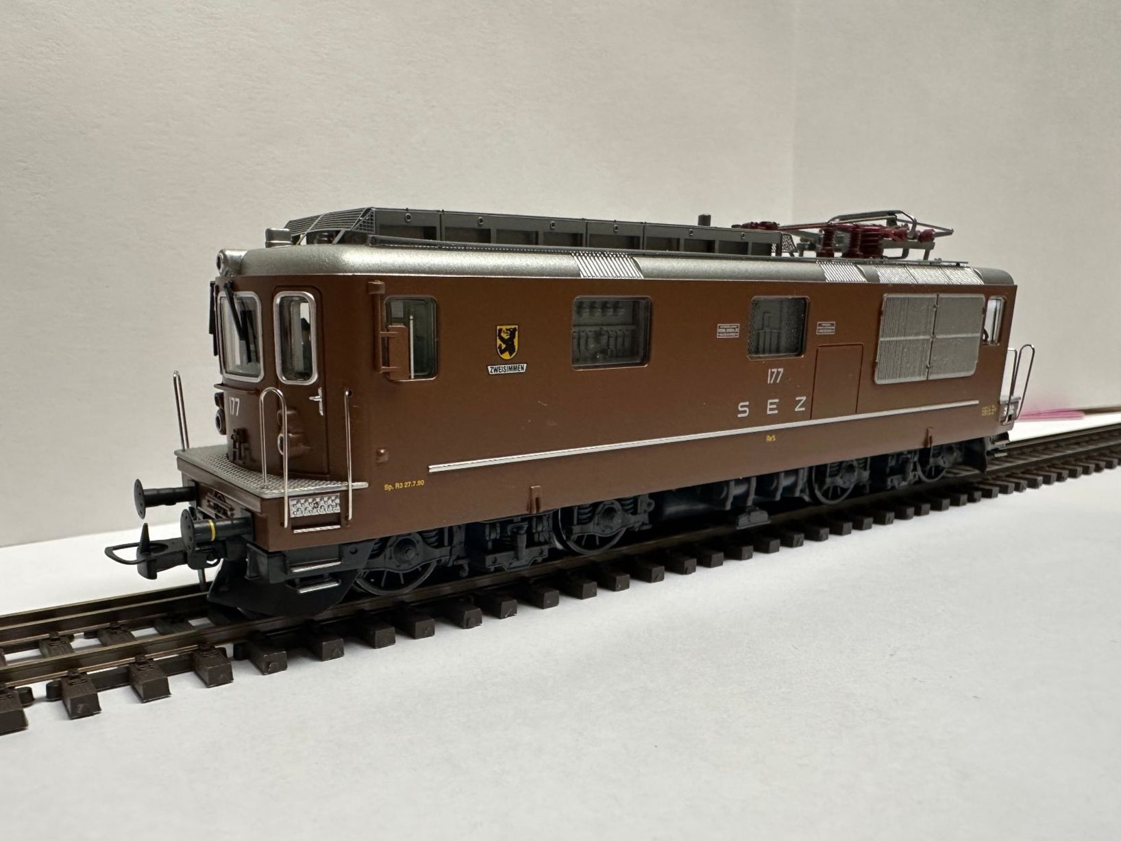 Rivarossi Modellini di ferrovie: Rivarossi - BLS Re 4/4 177 "Zweisimmen" - DC Digital – Usato da Domat/Ems venduto da mmx4001