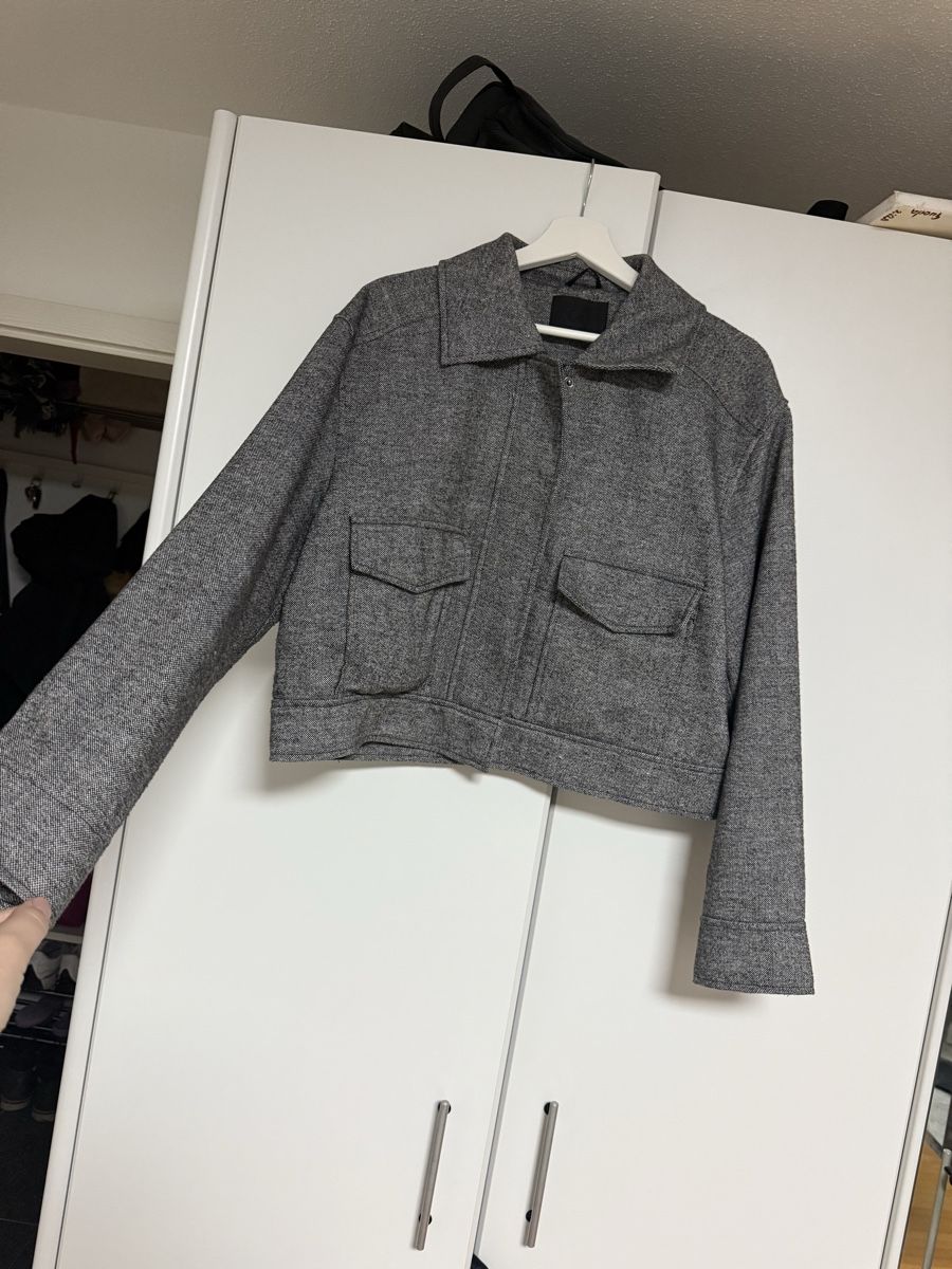 C&A Jacken: Stylish Cropped Gray blazer-Perfect for Spring! – Gebraucht aus Ueberstorf von man_p2fy 1