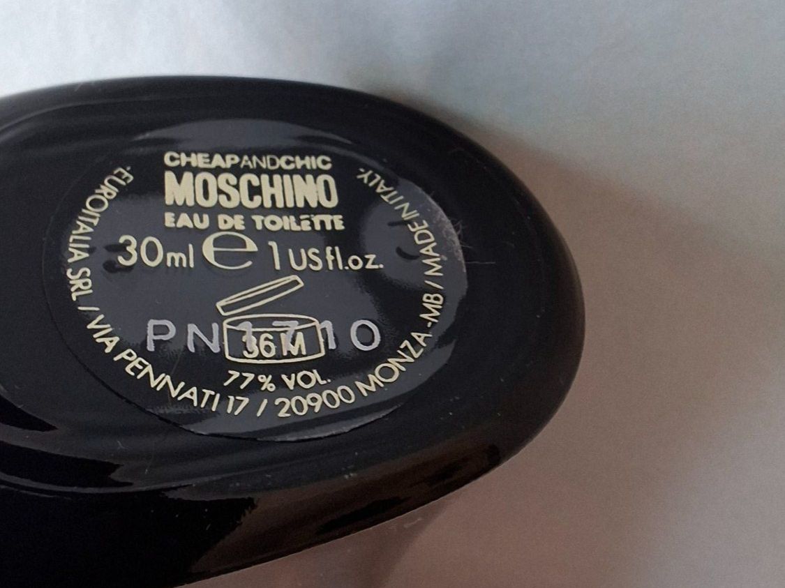 Moschino Parfums & Eau de Toilette: MOSCHINO Eau de Toilette "CHEAP & CHIC" 30ml – D'occasion à Aadorf par Miziti 1