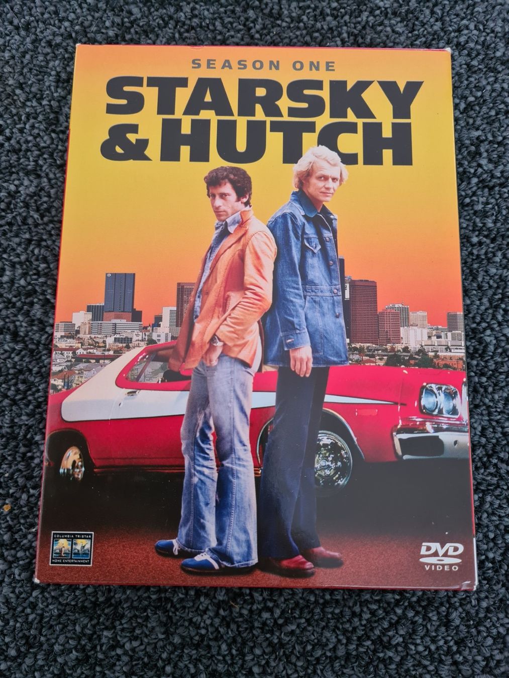 Tutti i DVDs: STARSKY & HUTCH STAFFEL 1 – Usato da Ruswil venduto da jan_bxl5