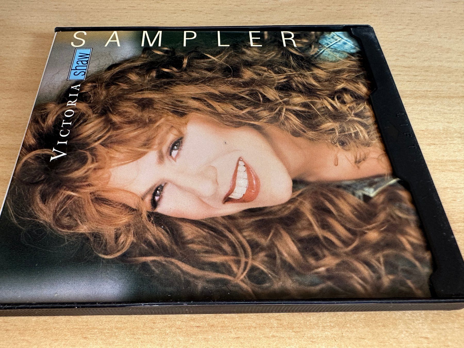 CD: Victoria Shaw – Sampler - Promo CD – Usato da Rikon im Tösstal venduto da Alpenmutz