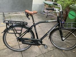Schönes Gazella-Fahrrad mit Gepäckträger zu verkaufen. Frisc