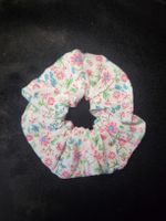 Scrunchie / Blumenmuster / Handgenäht 
