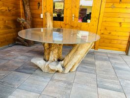 Schöner exklusiver Tisch 145 cm mit Milchglas