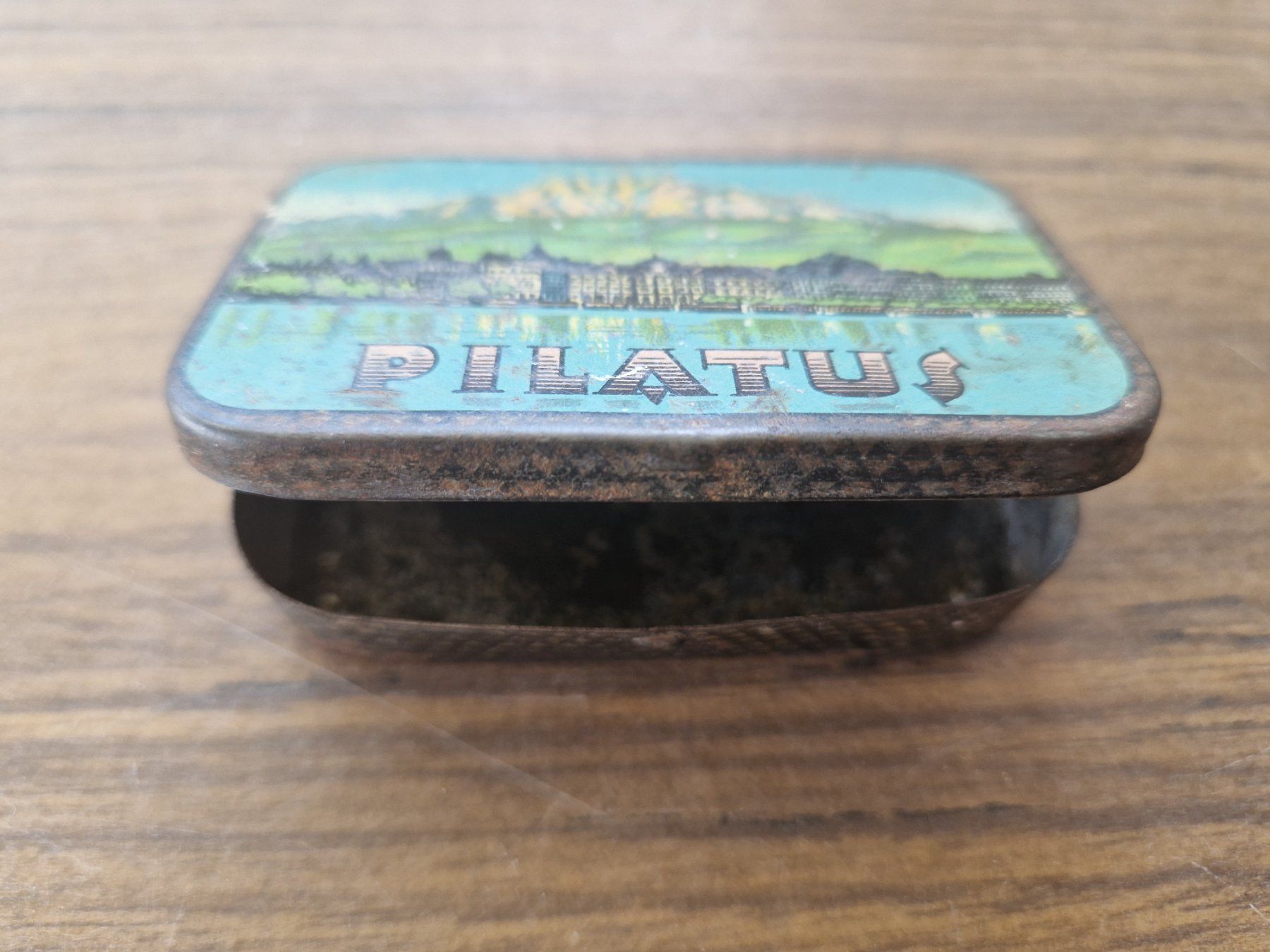 Sonstige Dekorationen & Accessoires: Antike Blechdose Pilatus – Gebraucht aus Mörschwil von lindaswunderkiste 5