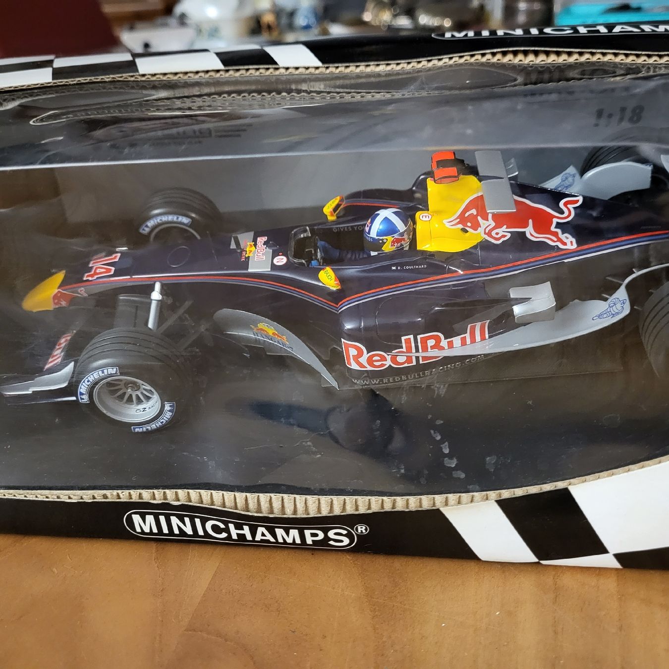 Minichamps Modellautos: Minichamps 1:18 RedBul Racing Modell – Neu und originalverpackt aus Kägiswil von Megafi56 2