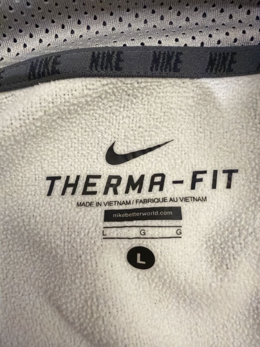Nike Pullover & Sweatshirts: Funktionsshirt Therma-Fit Nike Grösse L – Neu (gemäss Beschreibung) aus Obersaxen von jen_6dnw 1