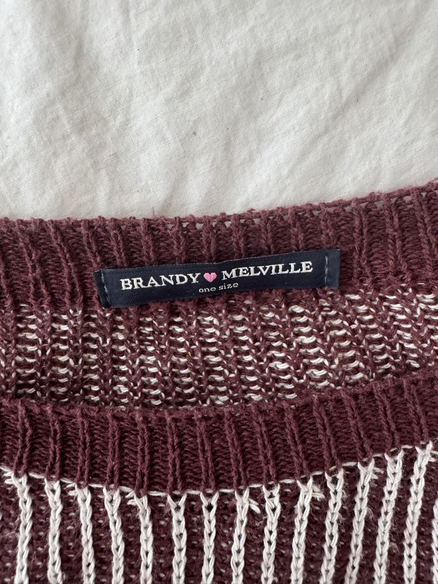 Brandy Melville Maglioni & Felpe: Pull Brandy Melville rayé bordeaux et blanc taille unique – Usato da Genève venduto da lejardindesvetements 3