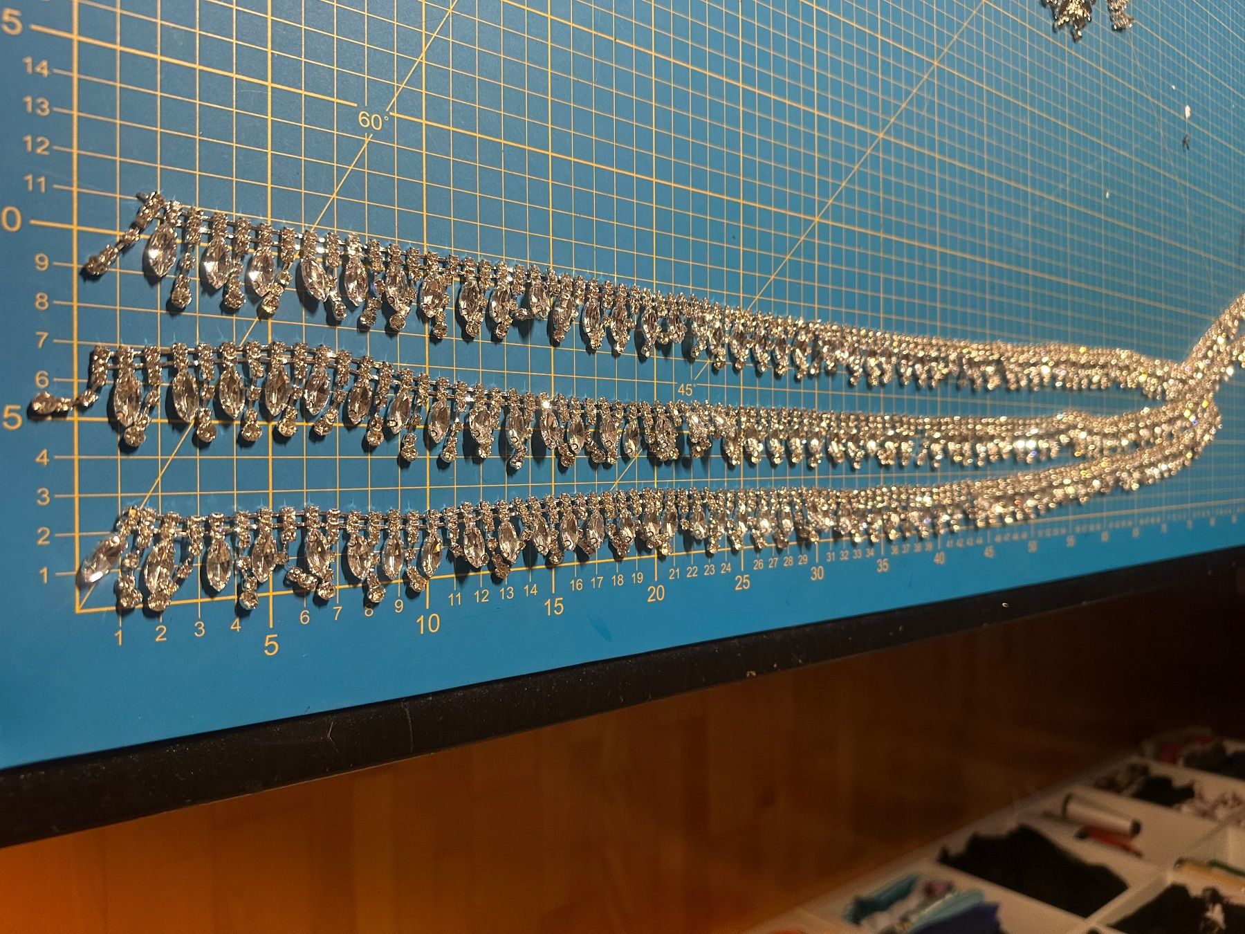 Kit bricolage: Strass Kette nähen – Nuovo (secondo la descrizione) da Bottighofen venduto da M.O.L 2