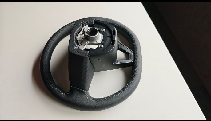 Tesla Tutti pezzi di ricambio auto: TESLA Model 3 Highland Lenkrad – Usato da Dürnten venduto da rolimos 4