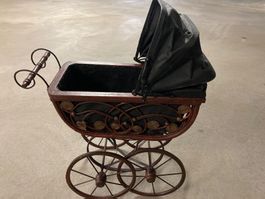 Alter Puppenwagen, nostalgisch, schönes Dekor-Stück!