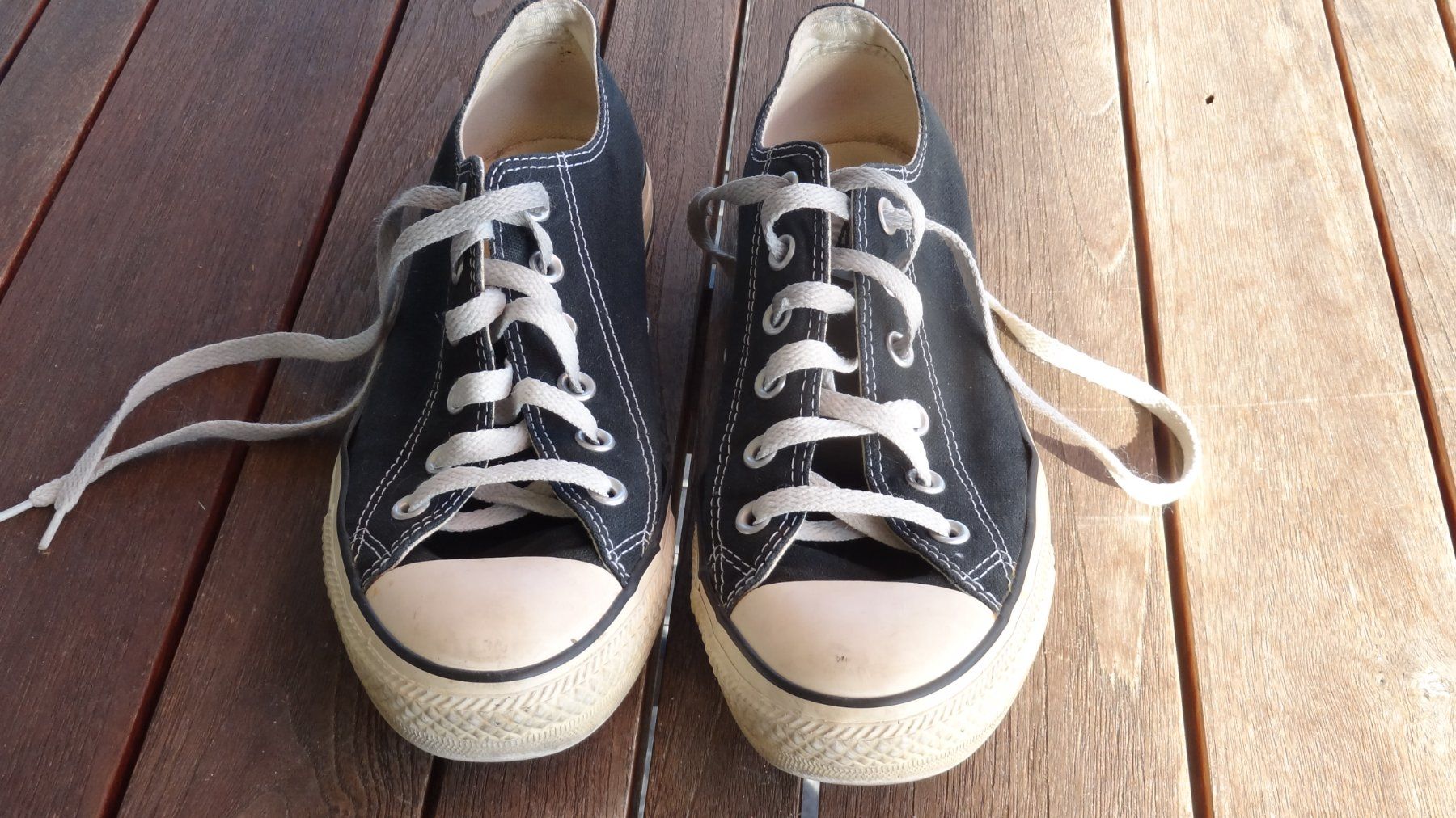 Converse Scarpe da donna: Converse Sneaker schwarz – Usato da Erlenbach ZH venduto da November-Ergometer
