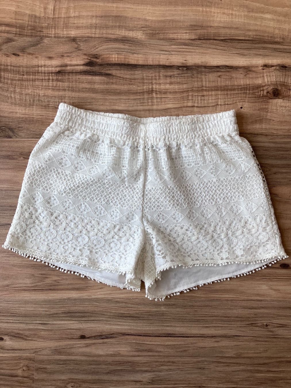 Only Pantalons: Shorts aus Spitze – D'occasion à Neftenbach par Moonlight18