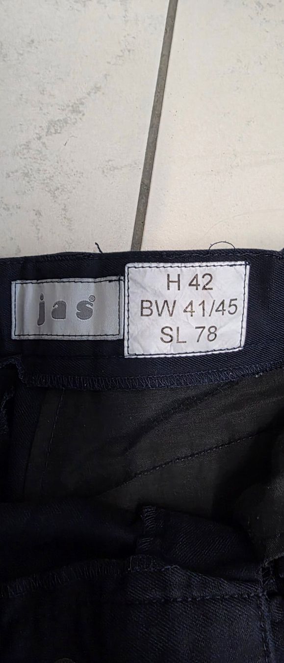 Uniformen: Uniformhose Kantonspolizei Neu – Gebraucht aus Aarburg von Se20 4