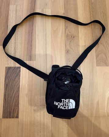 The North Face Umhängetasche neu
