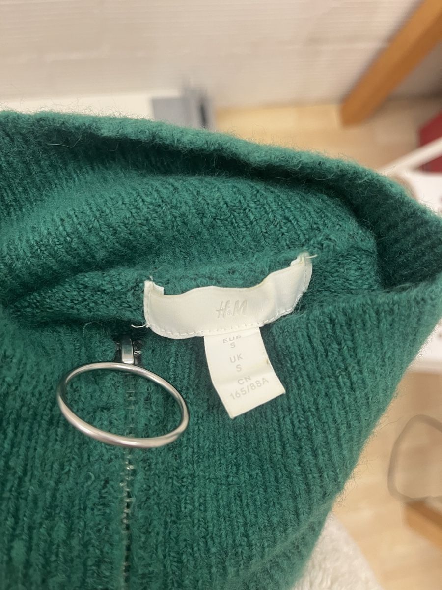 H&M Maglioni & Felpe: Grüner H&M Pulli mit Reissverschluss, Grösse S – Usato da Meilen venduto da jes_c25c 2