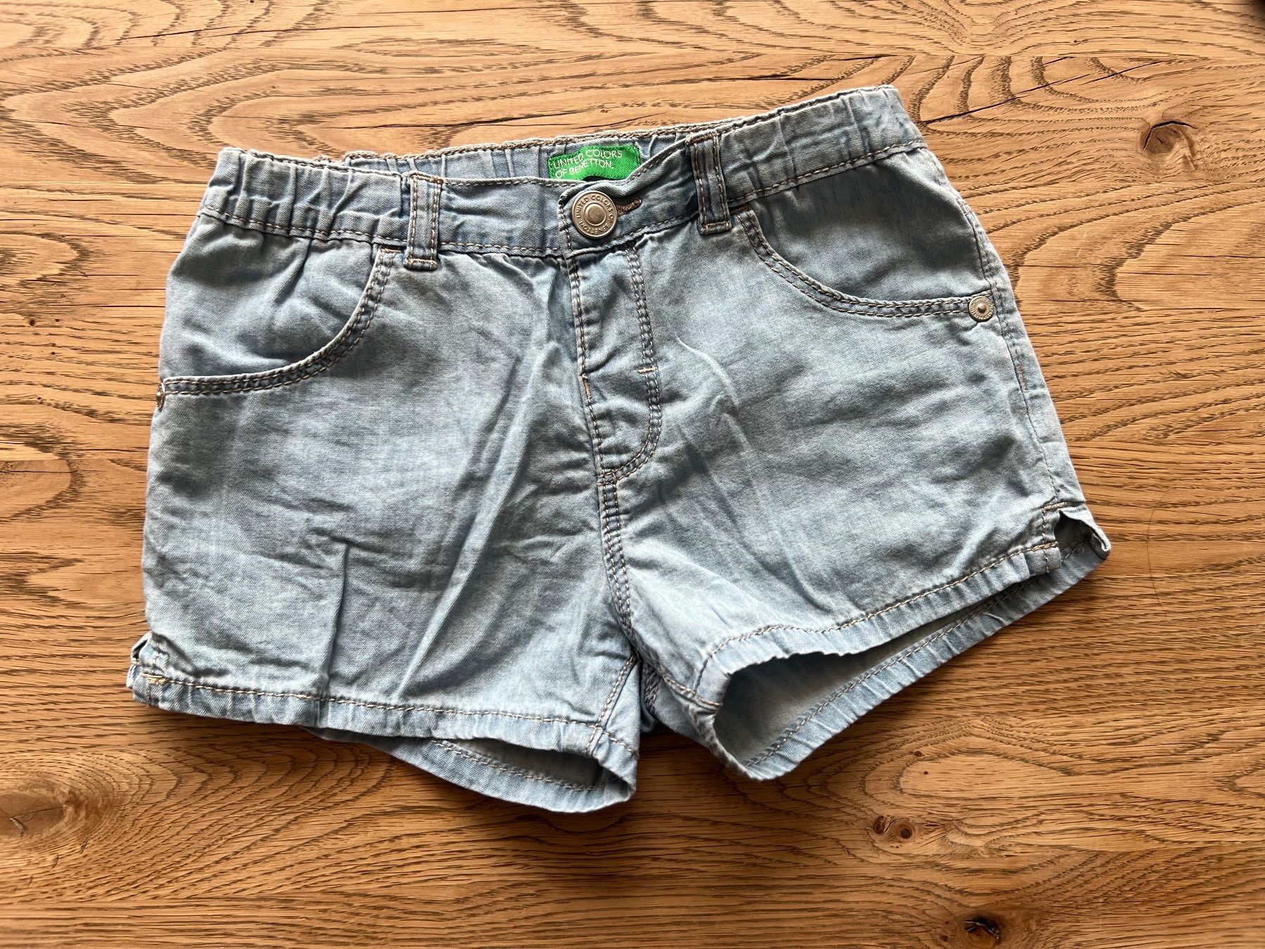 Benetton Pantaloni: Shorts Benetton 104 – Nuovo (secondo la descrizione) da Thun venduto da Siladi