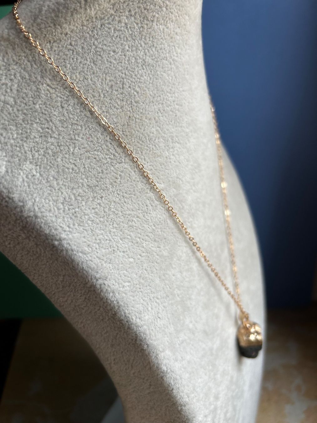 Pendentifs: Anhänger Black Stone goldenprotection – D'occasion à Dittingen par Bijoubelle 4