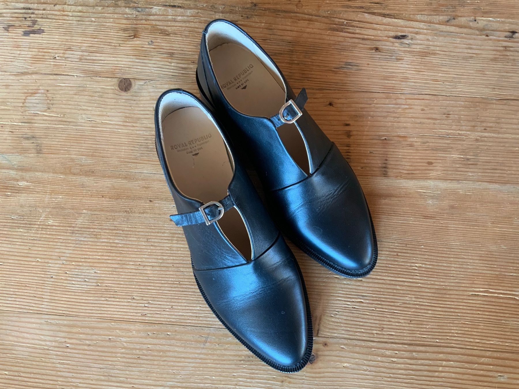 Scarpe da donna: Damen Schuhe Royal Republiq – Usato da Nesslau venduto da Giga257 1