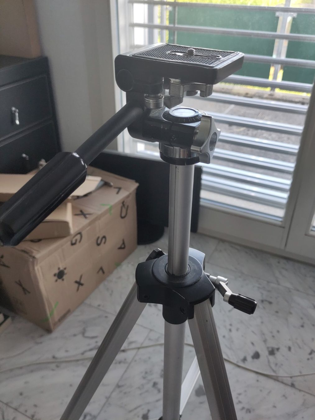 Treppiedi & Teste: Stativ Kamera Aluminium silber gebraucht – Usato da Horgen venduto da rdegroot 1