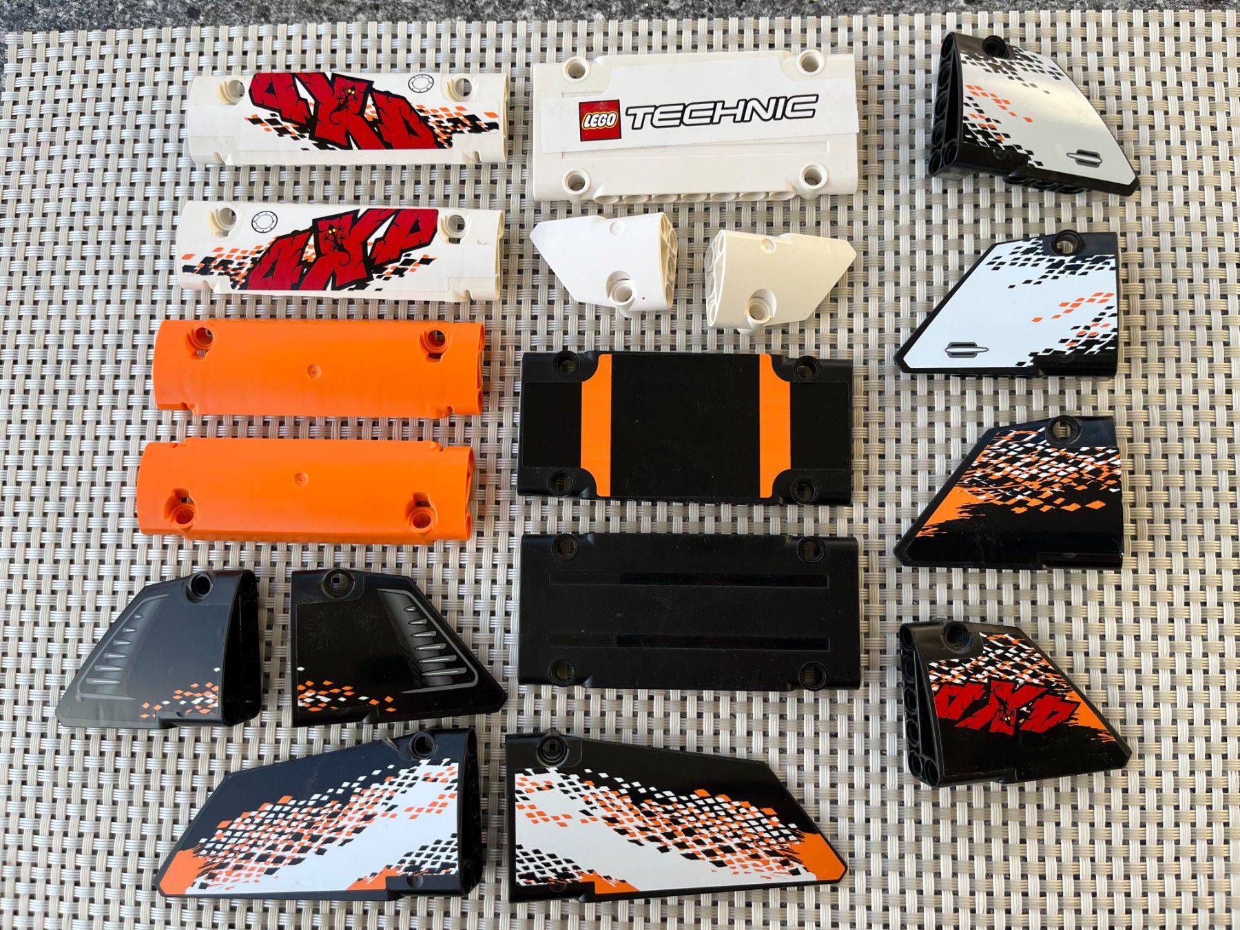 Lego Spielzeuge: Lego Technik Panele Panel Verschalungen 9398 – Gebraucht aus Buochs von Techtelmechtel