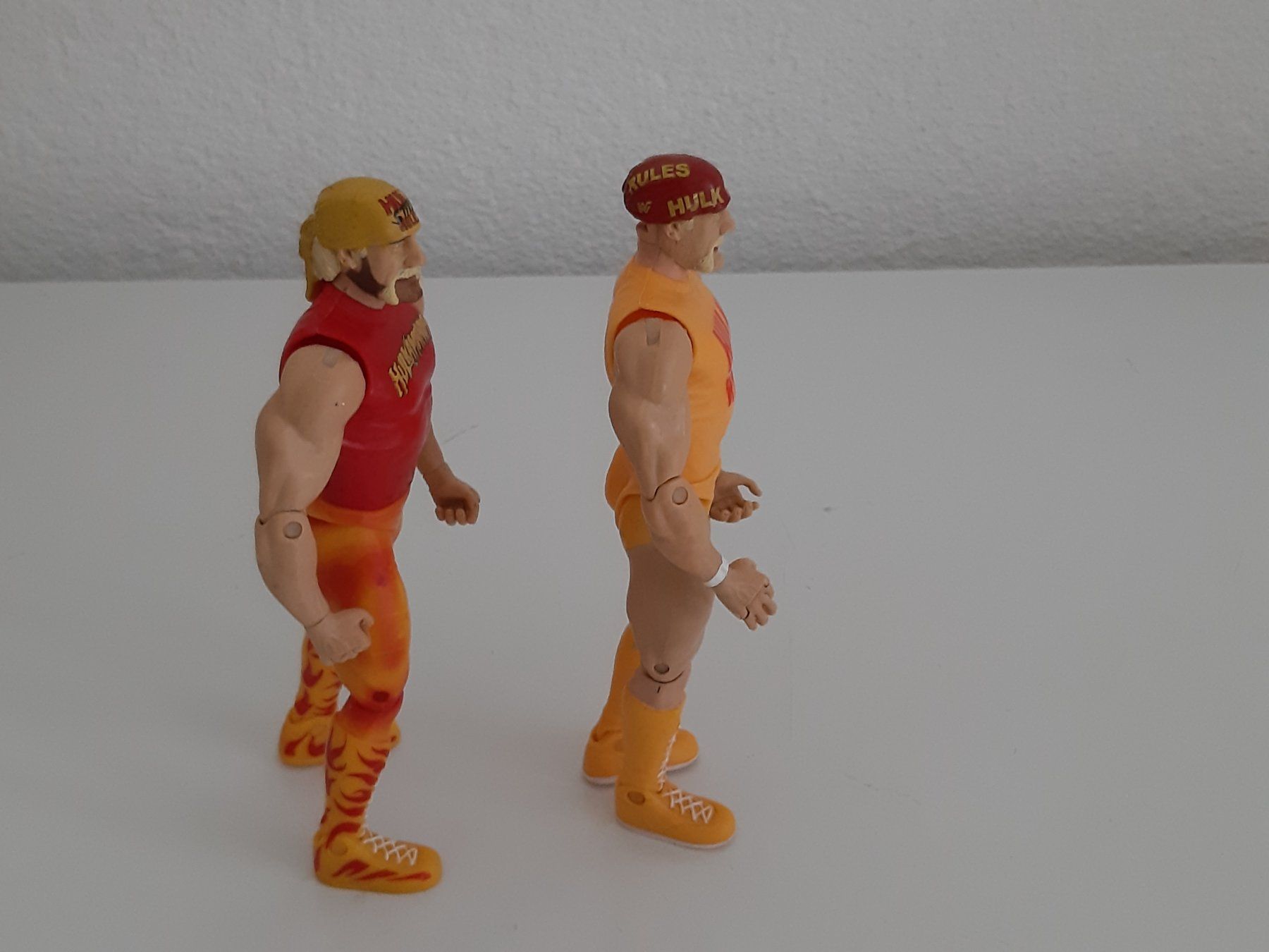 WWE Statuette: WWE 2 Action Figuren Hulk Hogan 2002 – Usato da Buchs SG venduto da Bray_Law 3